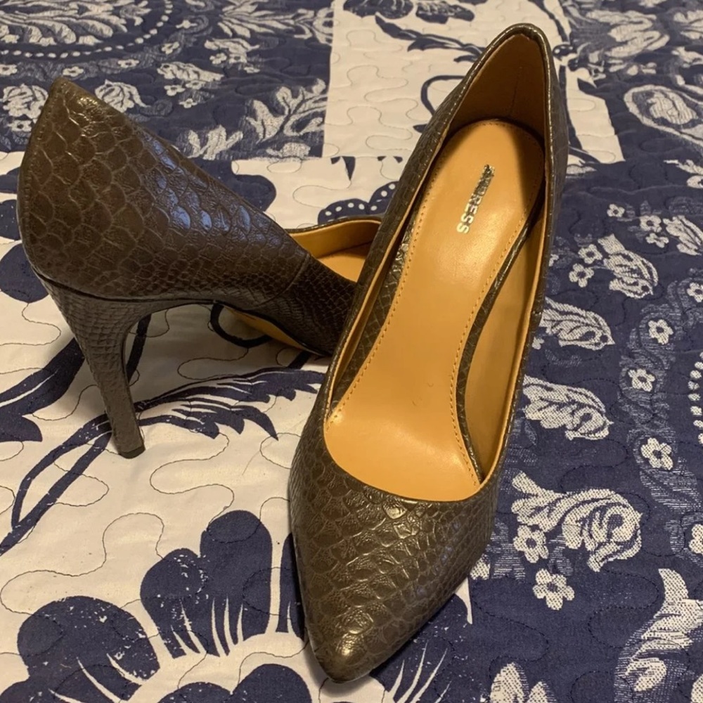 Express Heels! Grey!